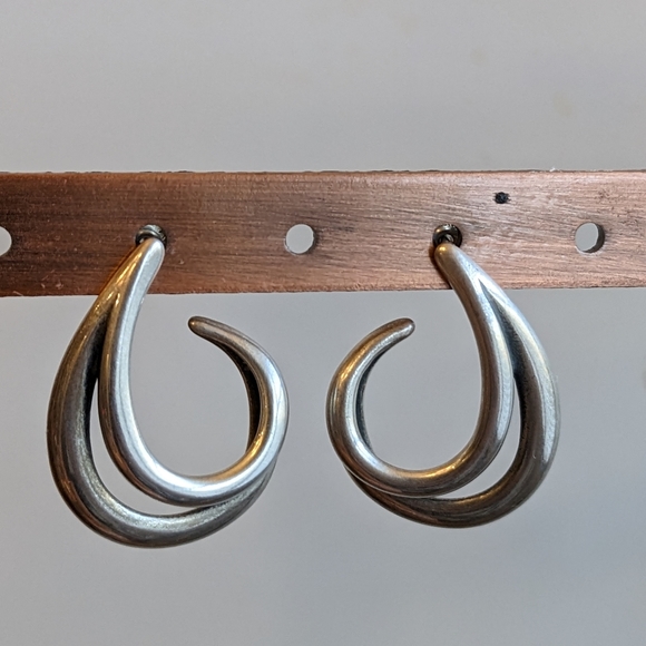 James Avery Jewelry - Rare-Collectable Retired James Avery Sterling Silver Earrings